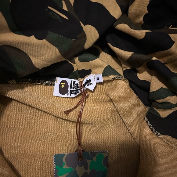 Brand new bape hoodie - Picture 6 of 7